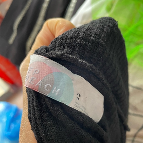 Oversized Free People batwing black hacci Beach line big cowl world traveller - Picture 7 of 7